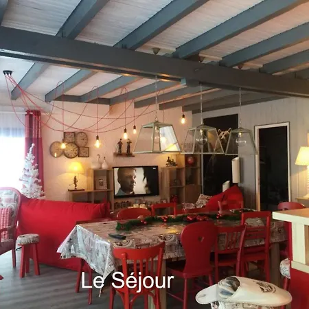 Chalet With 2 Bedrooms In With Wonderful Mountain View Furnished Garden And Wifi * Laguiole