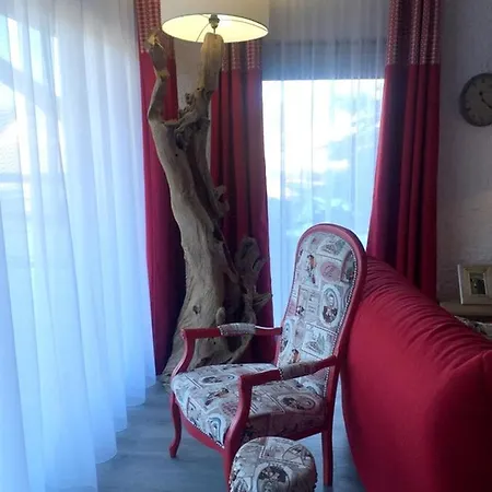 Chalet With 2 Bedrooms In With Wonderful Mountain View Furnished Garden And Wifi